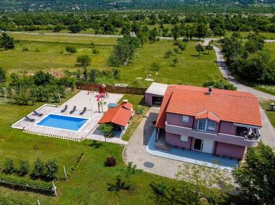 VILLA DOLA near Split - private pool, orchard, peace