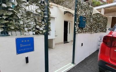 Center Apartment with Terrace and Free Parking