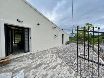 Stablus house