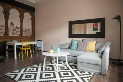 Voros downtown apartment with FREE parking