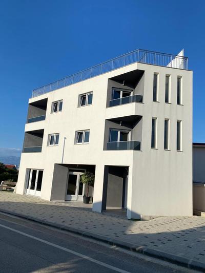 Queen Apartments