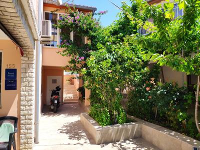 Apartment & Rooms Nora