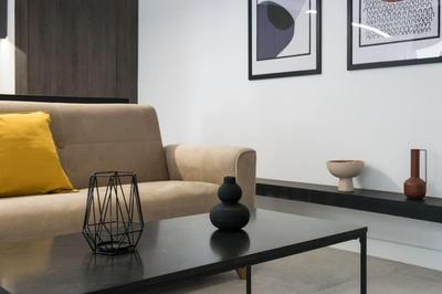 Academy Elegant Apartment #101