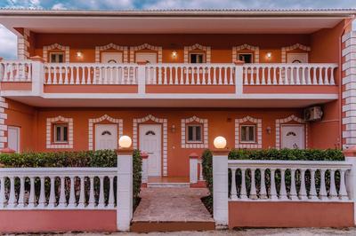 Riposo Studios & Apartments