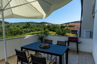 LUXURY STYLISH APARTMENT BURE