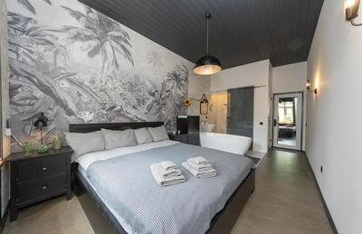 Apart Hotel on Zoloti vorota