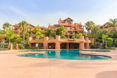 Stunning 2 bed holiday apartment with garden
