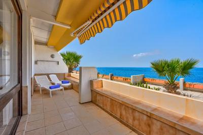 Apto 108 Wonder Located in front of the sea with swimming pool