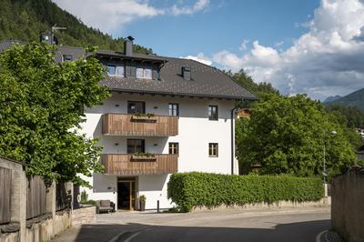 Adlhof Apartments