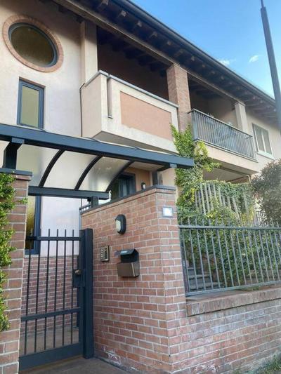 intero Bilocale con terrazzo vicino a Milano