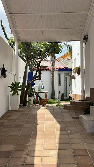 Beach-Goretti House