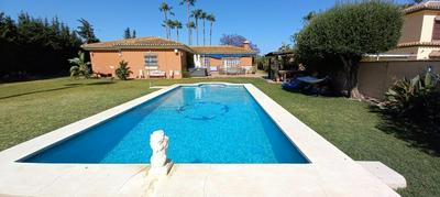 Villa Alicia y Los Quecos Sol y Golf