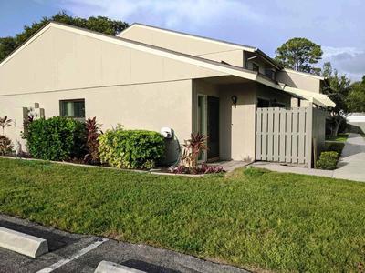 Lovely 2 bedroom condo with a pool!