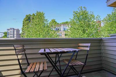 Exquisite Central Townhome with Spacious Loft and Gourmet Kitchen