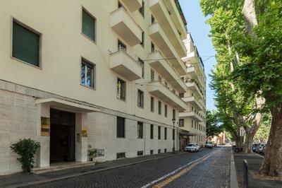 GuestHost - Rione Prati Comfy Apartment