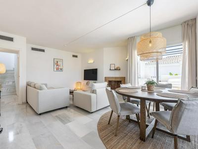 Los Naranjos Beautiful 1 Bedroom penthouse
