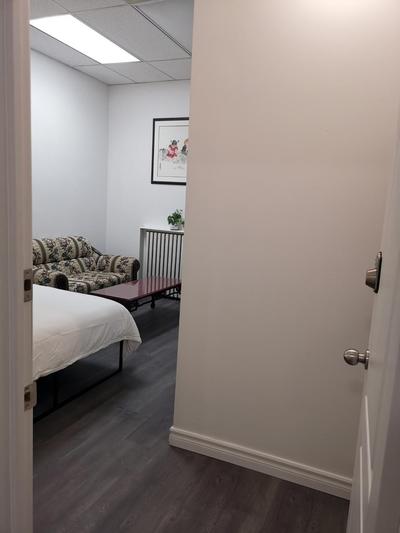 Cozy Private Rm Heart of North York Free Parking Full Kitchen Close to Downtown