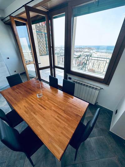 NEWHOUSE VICTORIA - Sea View Apartment