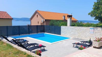 Apartmani Novi Vinodolski 32706 - Radmila