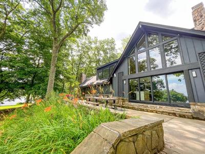 Luxury Expansive Lakefront Newly Renovated