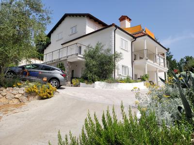 Apartments Chiara mit Meerblick und Pool und Jacuzzi