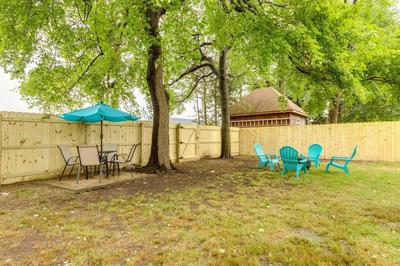 RF Central location w fenced backyard FIRE-PIT