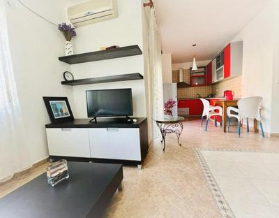 Apartment in front of the beach