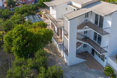 NAVIS Sea View Apartment with pool
