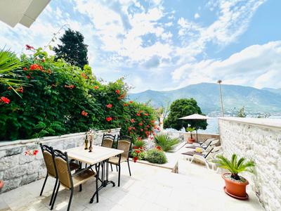 Three Dots by Todorovic Family