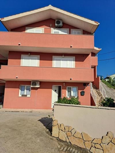 Lifestyle apartment Podstrana