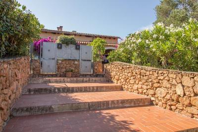 Costa Corallina Handsome Flat W/Terrace near Beach