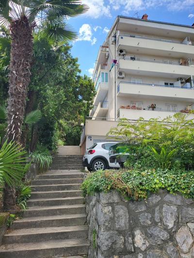 Apartment with direct Sea View, Free Parking and close to Beaches and Promenade