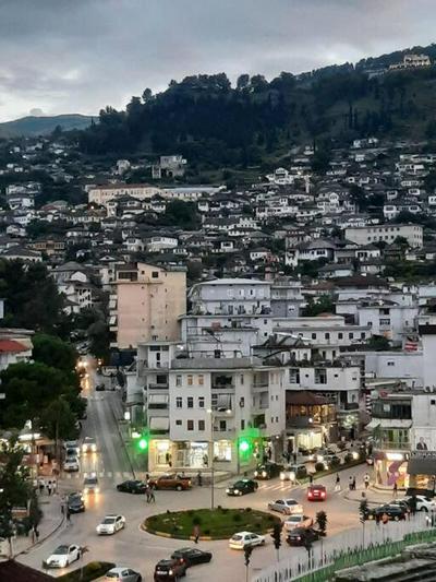 Gjirokastra apartment 360