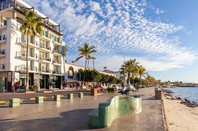 Seven Crown La Paz Malecon