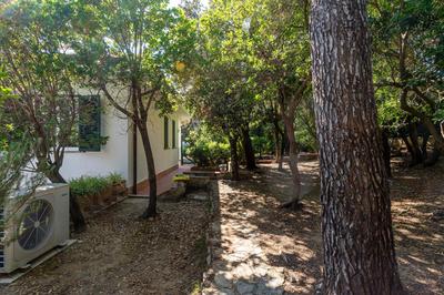 GuestHost - Quercianella Lovely Villa near the Sea With Parking!