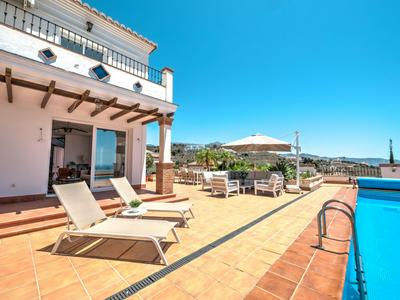 Luxury villa with private pool and 7 bedrooms