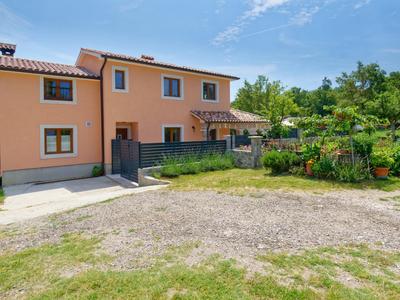 Holiday Home Pahari by Rent Istria