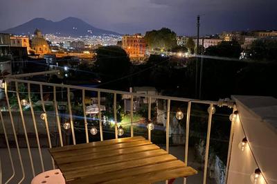 Salita Principi center Vesuvio view