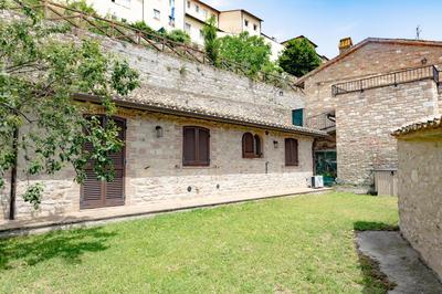 Rustic House, con patio e giardino, Assisi centro