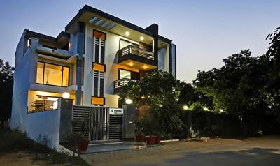 Blue Moon Residency Hotel & Restaurant