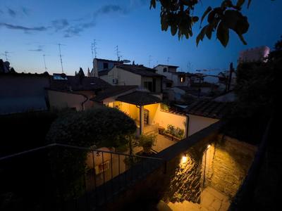 Florence Walled Garden - The Tom's Private Oasis