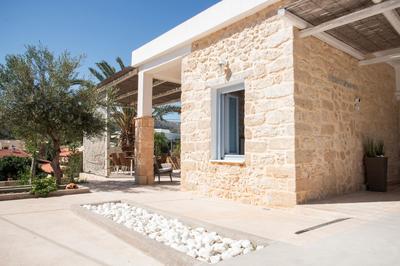 TERRA E SOLE spa suite Aegina