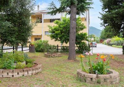 Art Beds & Garden 9 beds between the sea, thermal baths, and the Tuscan countryside