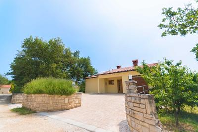 Family friendly Villa with Pool and Garden