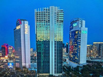Luxe Condo Balcony Strip View No Resort Fee