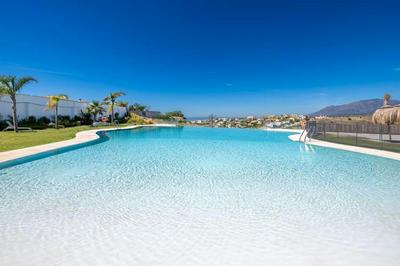 Luxury Resort 3 Bed apartment with Pools and Gym