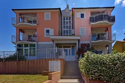 Deluxe Sea-View Apartment in Tar