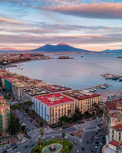 Nolana 28 Rooms in Naples