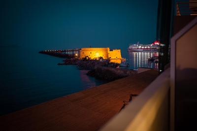 Katerina's Luxury Seaview Suite in City Center