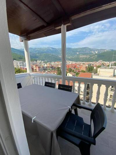 Studio apartment in the city center, Budva